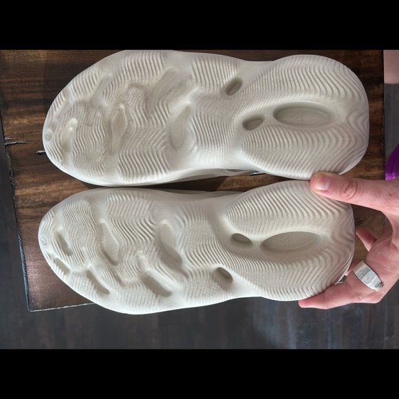 adidas Yeezy Foam RNNR size 12 main image 6